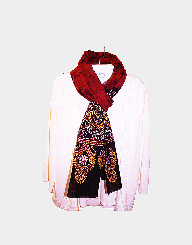 The scarf has broad border with detailed hand painted batik that gives the scarf a traditional look. Perfect for women of all ages. Free shipping at Craft Montaz.