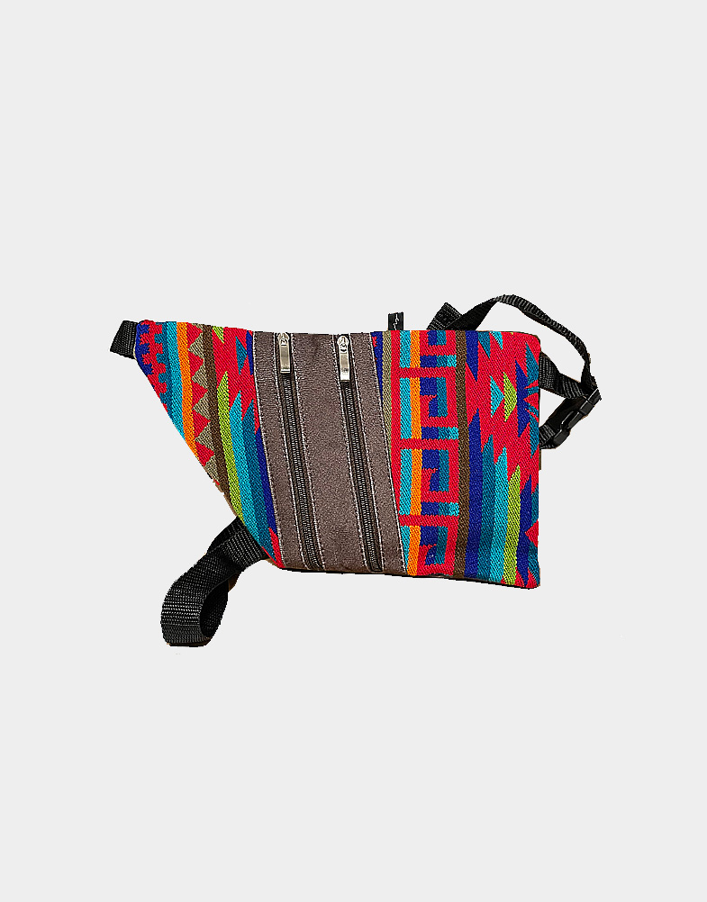 These travel waist bags are made in Ecuador, a fair trade product, with adjustable buckle. These have two pockets with chain and good for travel anywhere.